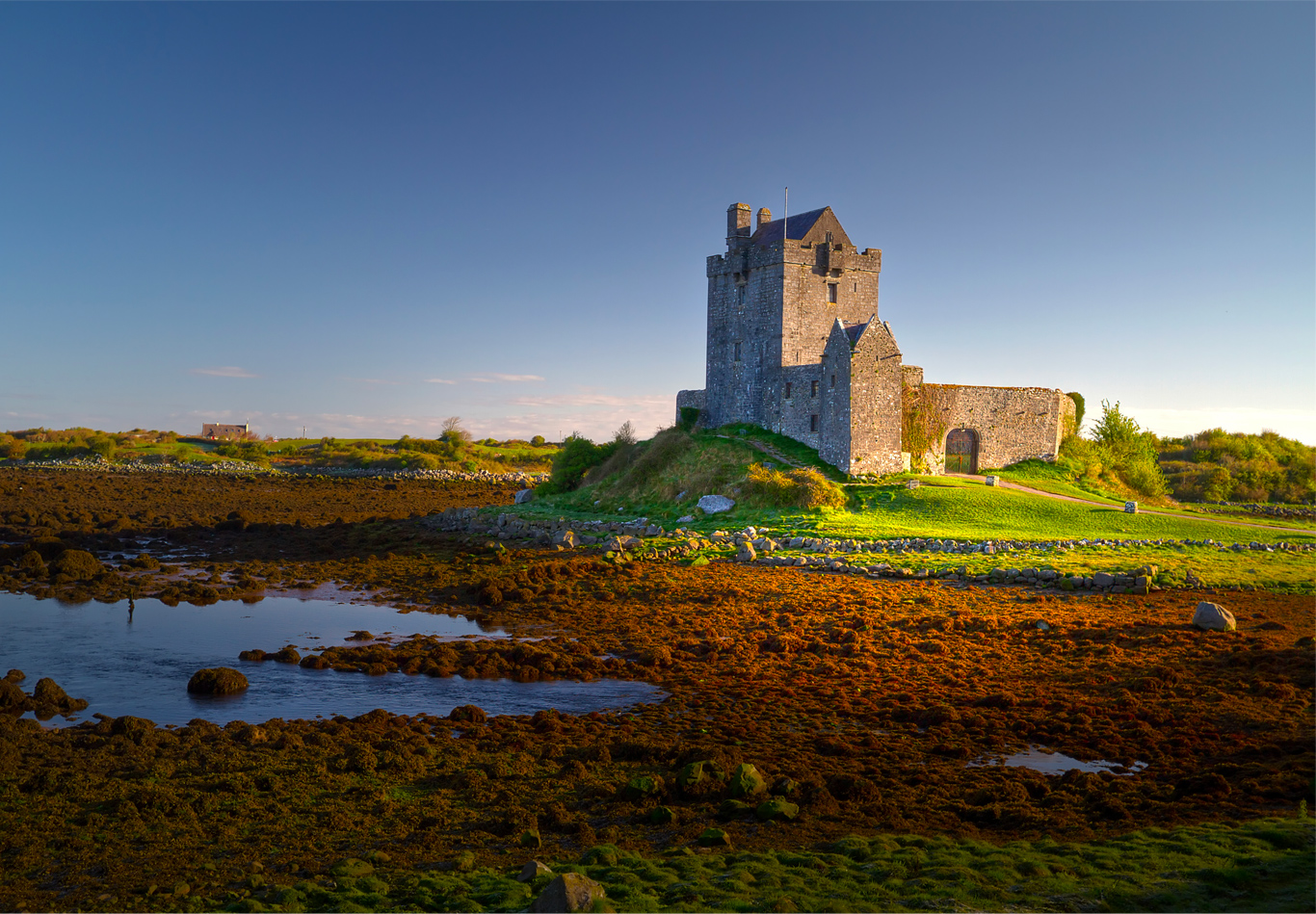 Dunguaire Castle Kinvara Castle In Galway Medieval Castle Ireland Dunguaire Castle Kinvara Castle In Galway Medieval Castle Ireland